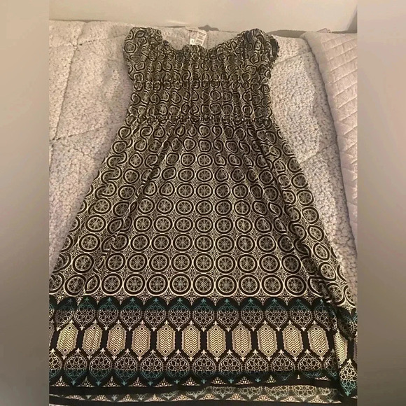 Max Studio Dress - Picture 3 of 3